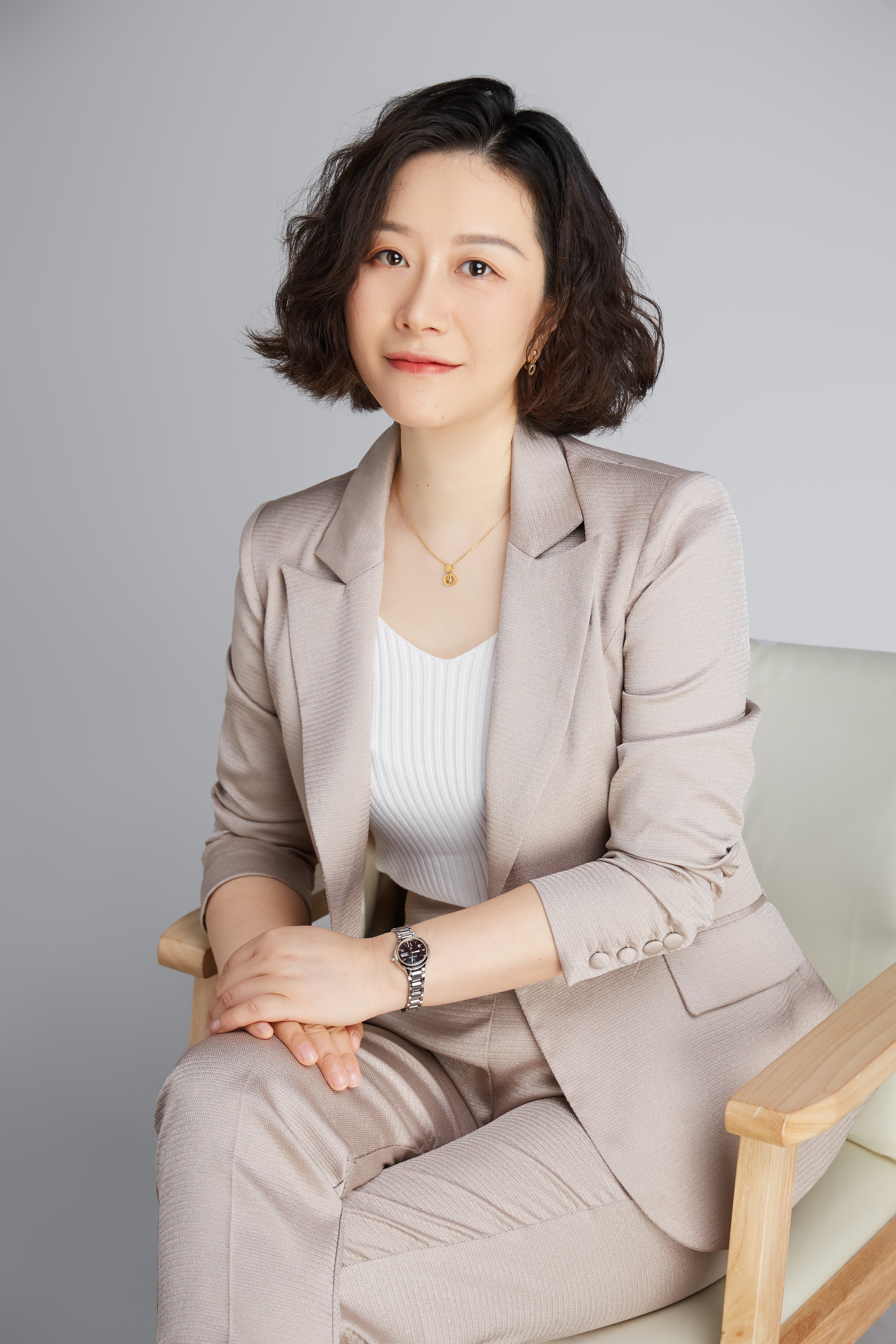 陆晓花 中心主任